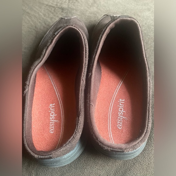 Easy Spirit Slip On Shoes - Picture 4 of 4